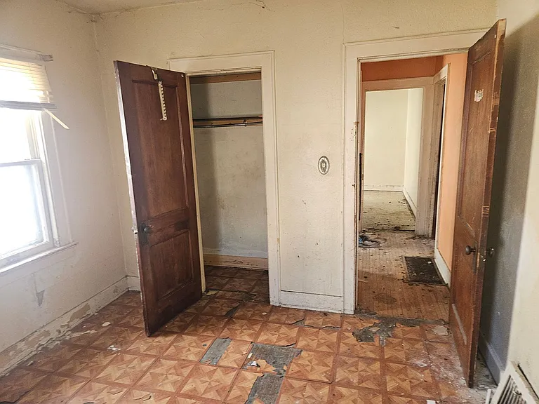 910 Woodward Ave — Photo 15