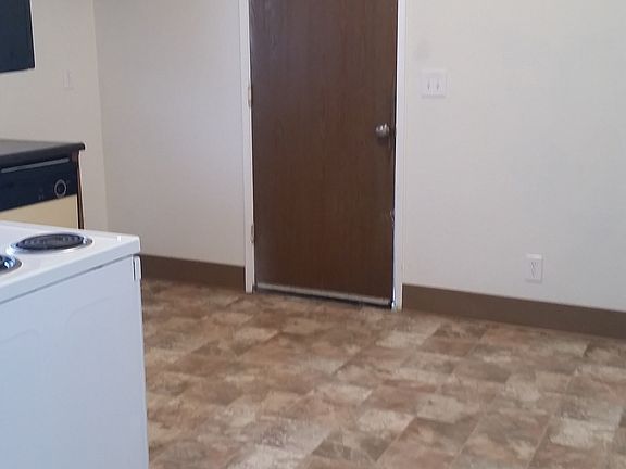 3rd image of 620 E Hawkeye Ave APT 4