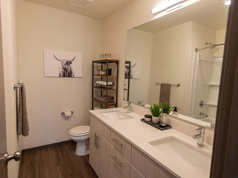 Sawyer Trail Apartments & Townhomes — Photo 25
