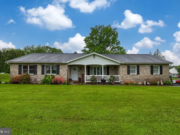 2685 Primrose Ln, York, PA 17404