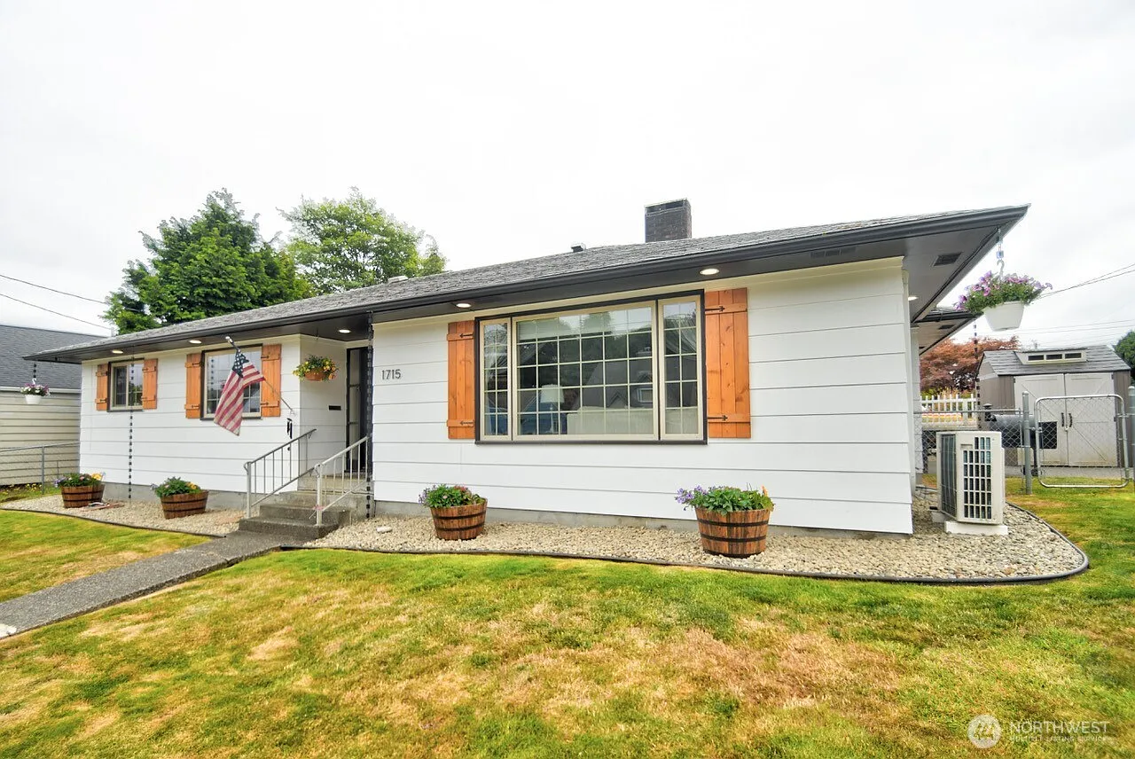 1715 W 6th Street photo 1