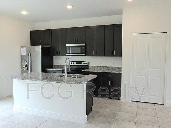 2nd image of 464 Marion Oaks Blvd