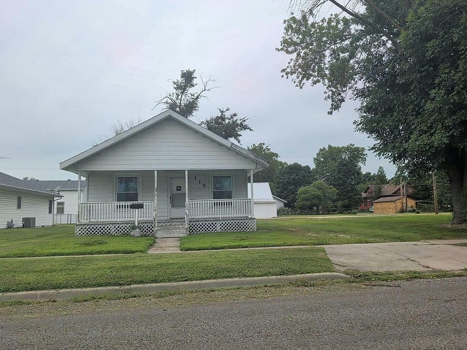 1st image of 115 W Maple St