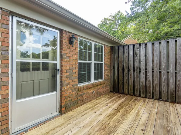 2105 Montreat Pkwy APT D, Vestavia Hills, AL 35216