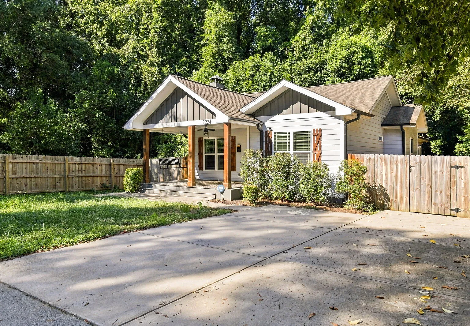 4 bed, 3.0 bath, 1500 sqft, $1,500 — Photo 1