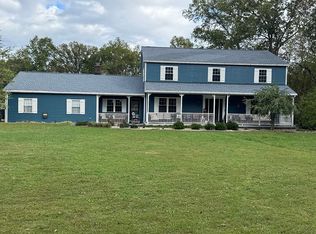 782 Windsor Dr, Mineral Wells, WV 26150