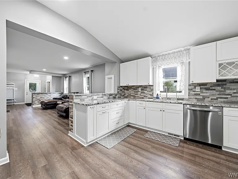 93 Cleveland Ave — Photo 11