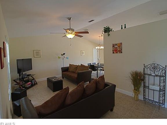 4th image of 726 NW 36th Ave