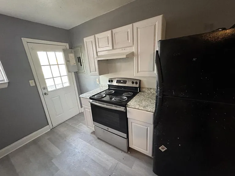 4114 Moncrief Rd — Photo 5