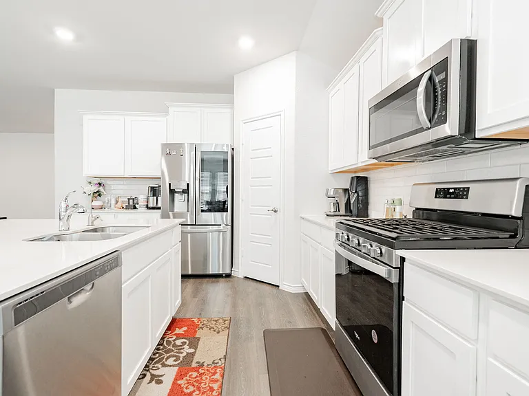 555 Delaware Rd — Photo 11