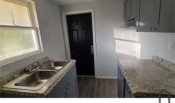 2 bed, $1,910 — Photo 4