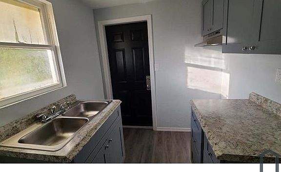 4th image of 923 14th St #202