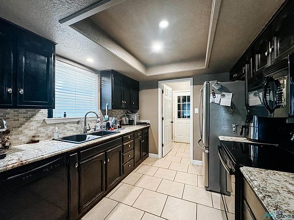5th image of 3229 N Northwest Dr