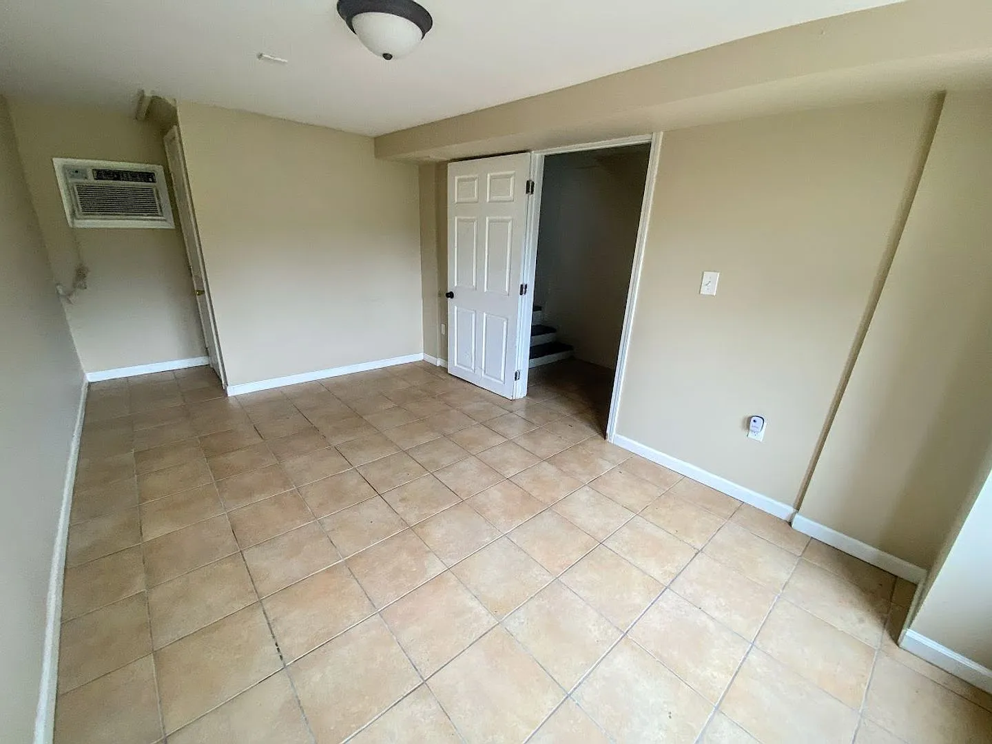 2 bedroom/1 bathroom apartment for rent in Downtown Lake Charles, LA — Photo 3