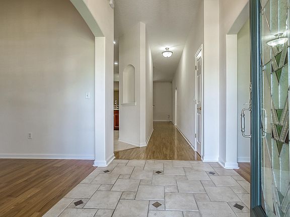 4th image of 2595 Creekfront Dr