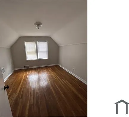 10327 Runnymede Ave — Photo 6