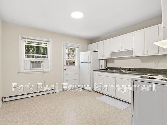 4th image of 635 N Columbia St