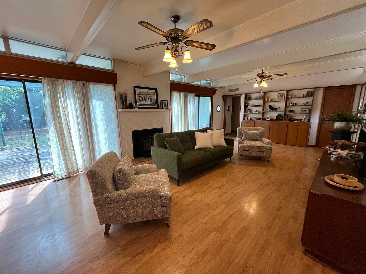 3 bed, 1500 sqft, $1,500 — Photo 2