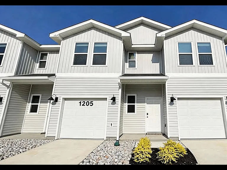 1205 Fairchild Village Dr — Photo 2