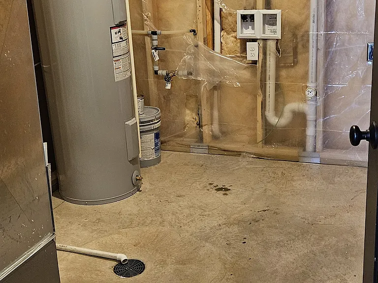 Unfinished laundry room / Utility Room