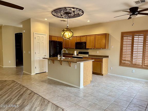 3rd image of 9924 E FORGE Avenue