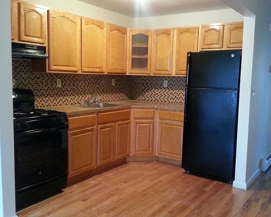 1st image of 21603 Hollis Ave #1