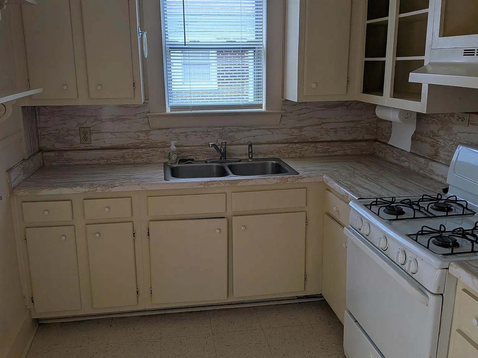 2 bed, 845 sqft, $1,250 — Photo 3