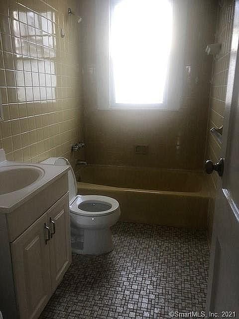 2nd image of 1769 Park Ave Floor 2