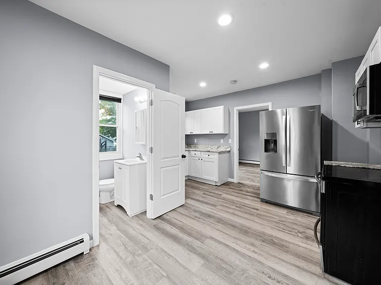 4 Columbus Ave — Photo 3