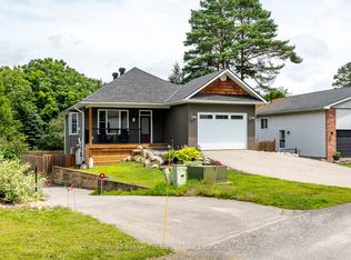 8 Newhaven Ct, Huntsville, ON P1H 1M8