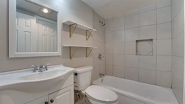 8550 Fair Oaks Xing #116 — Photo 6