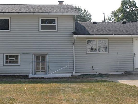 3rd image of 14144 Donald Dr