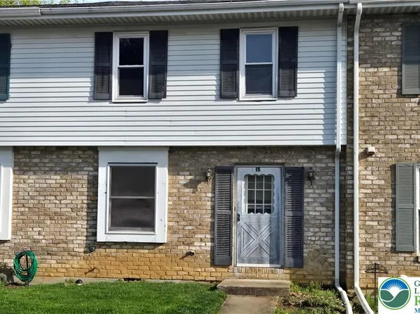 15 W Chestnut St, Macungie, PA 18062