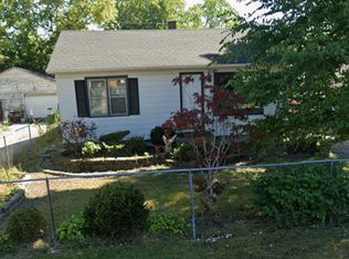 101 N Frolic Ave, Waukegan, IL 60085