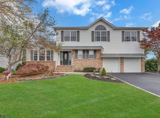 43 Elinora Dr, Wanaque, NJ 07465