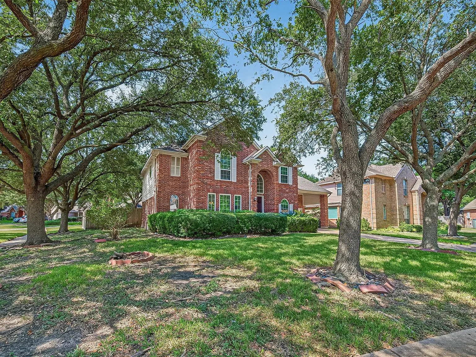 4 bed, 2.5 bath, 2890 sqft, $2,695 — Photo 3