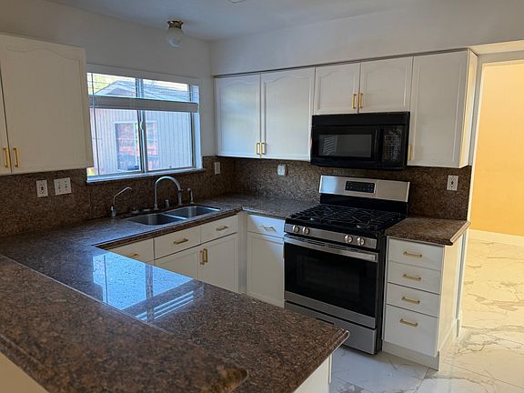 3rd image of 1111 Wheeler St