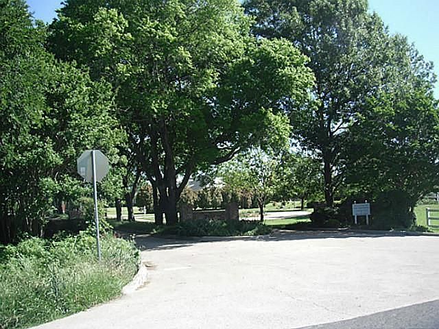 1st image of 720 Cross Timbers Dr