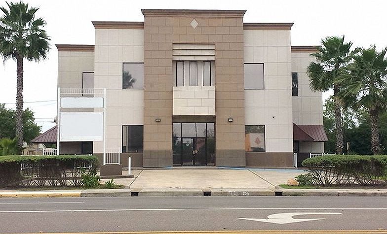 1st image of 301 N Cage Blvd