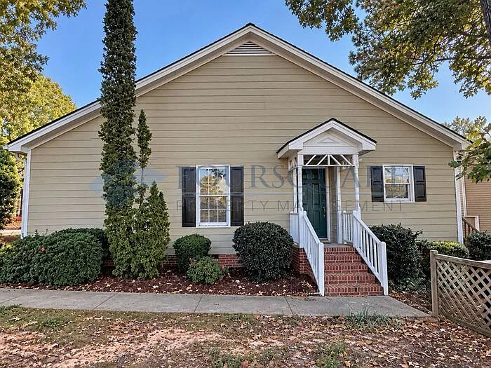 3 bed, 2.0 bath, 1179 sqft, $1,797 — Photo 1