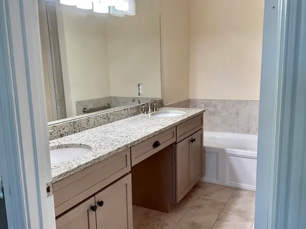 6136 NW Argyll Lane, Port St Lucie, FL 34983