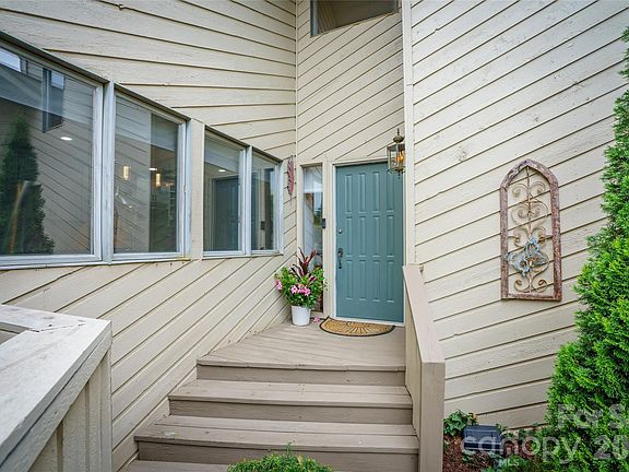 2nd image of 106 Deerlake Dr