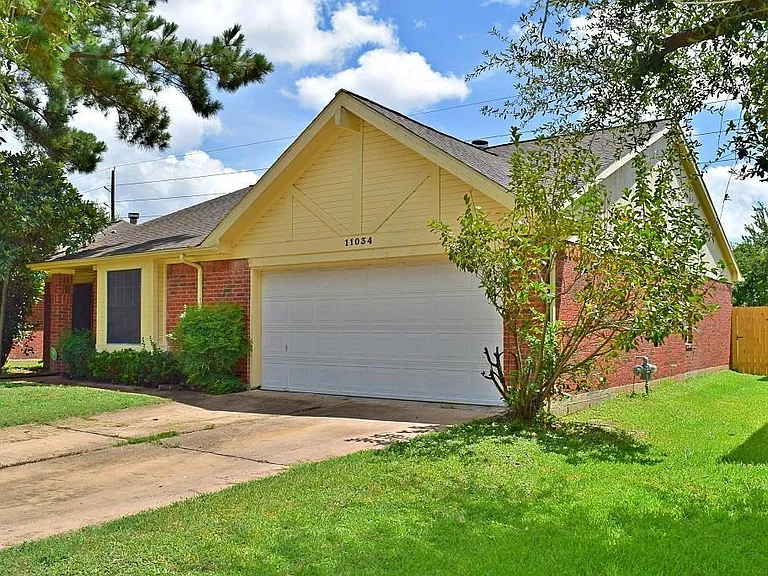 11034 Springsong Dr — Photo 2