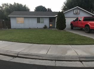 1044 W Hartley Ave, Hermiston, OR 97838