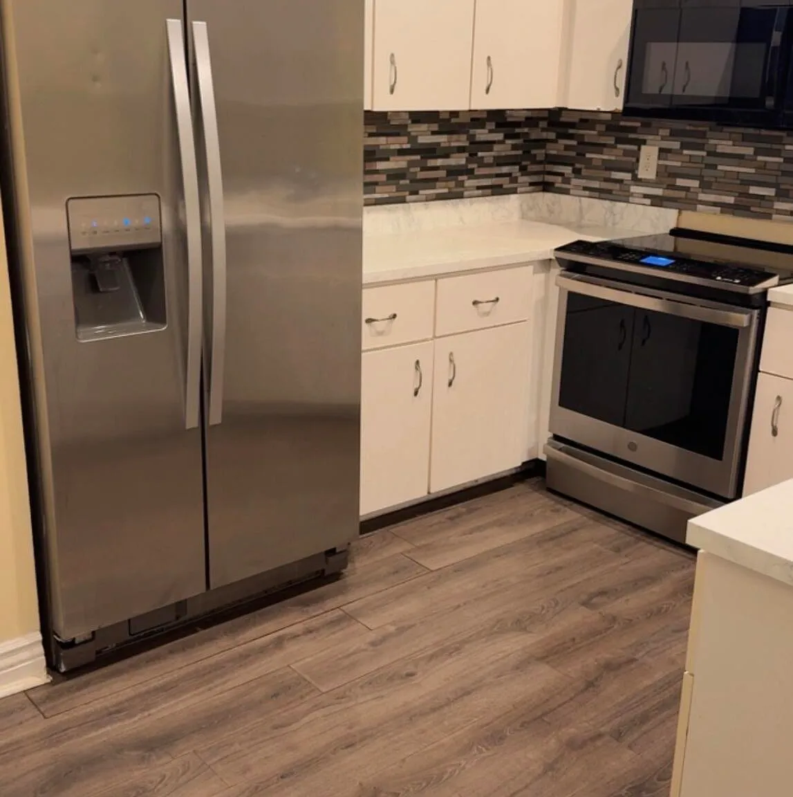 3 bed, 2.0 bath, 1696 sqft, $3,500 — Photo 2