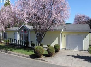 5743 Ridgecrest Dr, Springfield, OR 97478