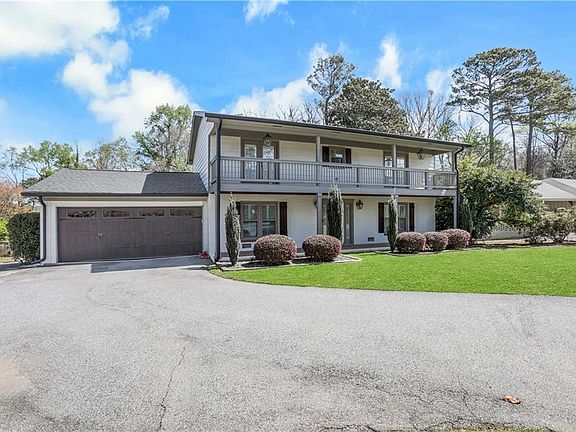 2nd image of 3873 Chamblee Dunwoody Rd