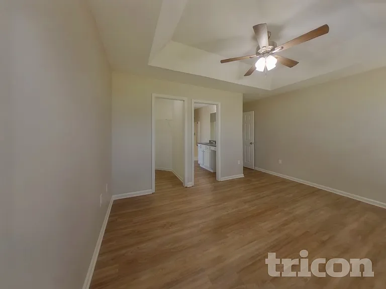 1221 Grace Ct — Photo 7