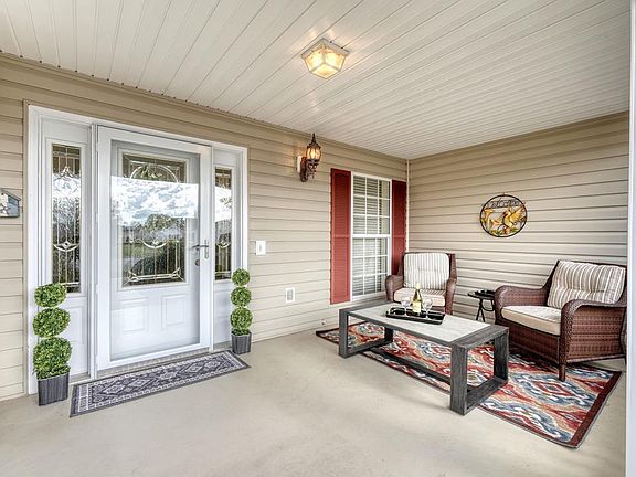 4th image of 12 Lance Ln