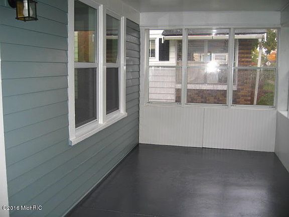 4th image of 1821 Martin Ave SE